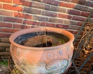 #220	Terracotta Big Pot 18x15	 $30.00 
