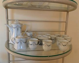 #235	Lorenz - Germany Hutschenreuther Fontaine Bleau - set	 $75.00 
