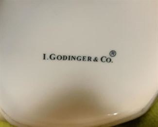 #260	TeaPot Godinger offwhite 	 $50.00 
