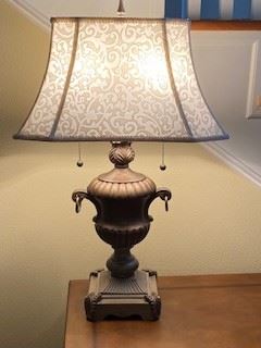 Double light lamp.