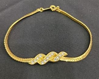 Gold Look and Gemstone Bracelet
$10.00
Contact: sonyadowdakin@gmail.com or 815-985-2047