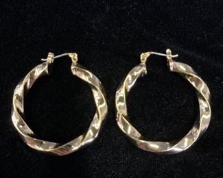 Gold Look Earrings 
$5.00
Contact: sonyadowdakin@gmail.com or 815-985-2047