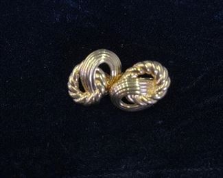 Gold Look Clip On Earrings 
$5.00
Contact: sonyadowdakin@gmail.com or 815-985-2047