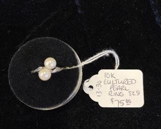 (Size 9) 10k Cultured Pearl Ring #13-30 
$75.00
Contact: sonyadowdakin@gmail.com or 815-985-2047