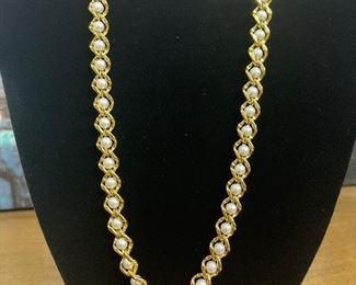 Gold and Pearl Look Necklace 
$15.00
Contact: sonyadowdakin@gmail.com or 815-985-2047