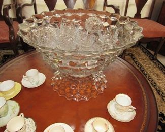19" Fostoria punch bowl, stand and 18 cups