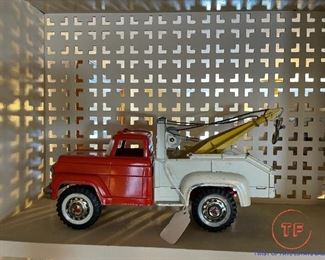 HUBLEY Mighty Metal Tow Truck