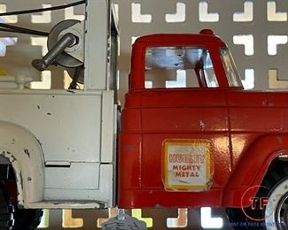 HUBLEY Mighty Metal Tow Truck