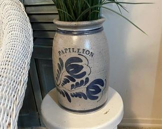 PAPILLION Pottery Crock
