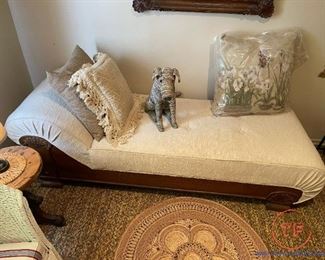 Antique Victorian Fainting Couch / Daybed