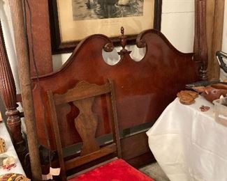 Four-post bed, full size