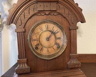 Wooden mantle clock