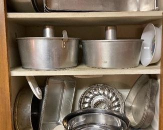 tin cake pans