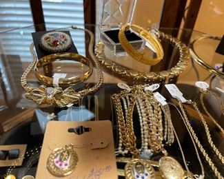 14kt and 18 Kt gold jewelry 