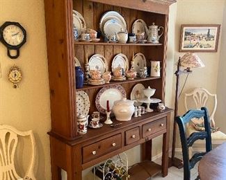 Unique display china hutch