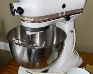 This KitchenAid is in like new condition.