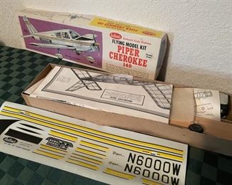 Guillows Flying Model Piper Cherokee 140 Airplane Kit