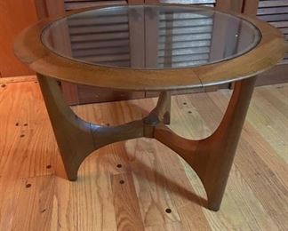 Round Glass Top Lane Furniture Table