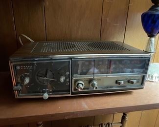 Vintage GE Radio Alarm Clock