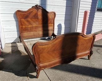 008 Antique Victorian Full Bed