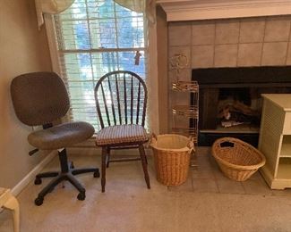 Office Chair
Windsor Chair