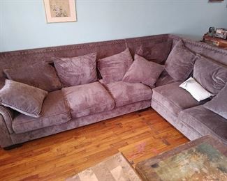 Very Nice Sectional in great shape. Hobnail seatback.