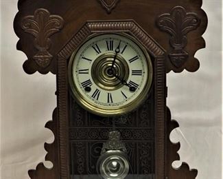 Ingraham vintage walnut kitchen clock with Key