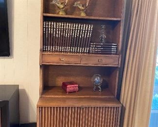 Broyhill 2 Piece cabinet/shelf Combo