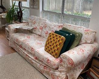 Removable slipcover sofas