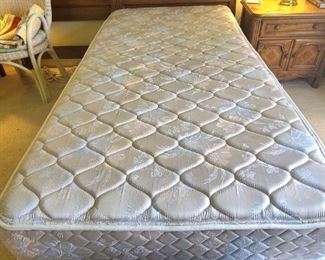 Single Adjustable Mattress (Sold Seperately from bedroom set)