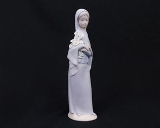 Retired Lladro #4650 "Girl With Calla Lilies"

