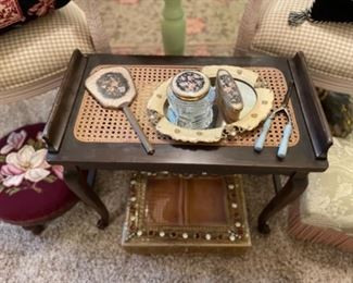 Vintage wicker & Wood table
