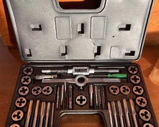40 Piece Like New Condition Performance Tool Tap & Die Set in Case