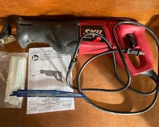 SKIL 9200 Variable Speed 7.5 AMP Reciprocating Saw with Instructions & 13 NEW Blades