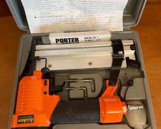 Air Ace Air Tools Brad Nailer / Staple Gun F509040 Excellent Condition Operating Instructions Case with 1000 Plus Nails/Staples Included