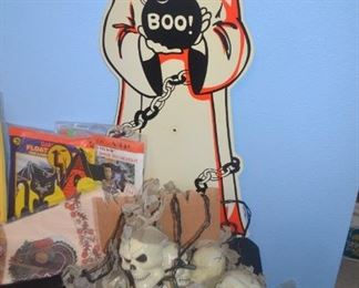 VINTAGE HOLIDAY DECOR