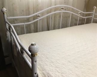 Girls metal daybed with mattress