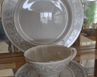 Imperial China "Whitney" all the pieces & Accessories