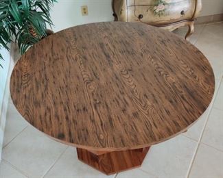 70's Vintage Round Dining or Kitchen Table / Dinette 42" in diameter x 27" tall