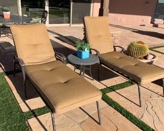 Iron lounge chairs and end table