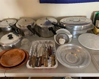 Pressure Cookers/Kitchenware