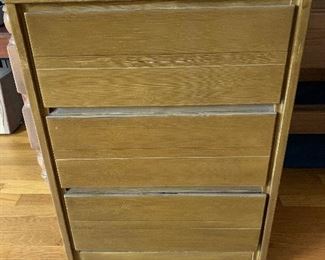 Chest of Drawers/Night Stand