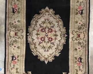 5’10”x4’ Black & Tan Area Rug.