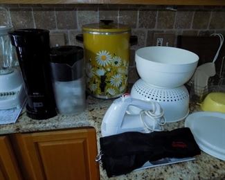 Mr Coffee Iced Tea Maker, MCM coffee maker, blender and more