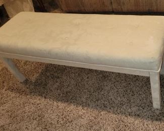 BUY IT NOW...........White Damask Upholstered Bench