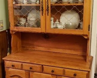 Hutch with Cabinets.
Available for pre-sale. Contact MVP at ContactMVP@MooreValuePros.com for more info,  if interested.