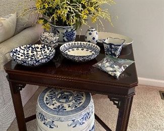 Assorted blue & white pieces 