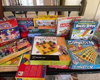 Games, Puzzles And Stem Kits