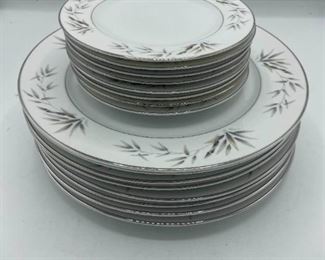 Arlen Fine China Plates