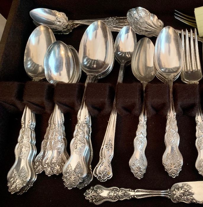 Moselle Heavy Silverplate 1906 Grapes Flatware
